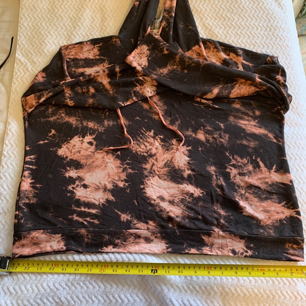 Crop Top hoodie by Ginger G. Size Large. Soft and stretchy - Picture 7 of 9